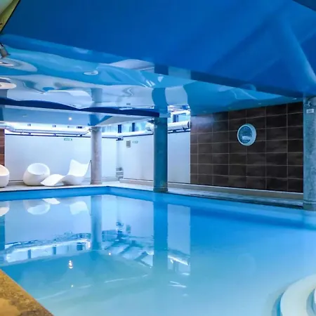 아파트 La Ginabelle With Pool & Balcony *