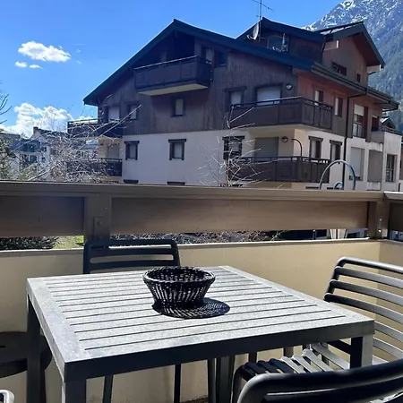 아파트 La Ginabelle With Pool & Balcony 샤모니