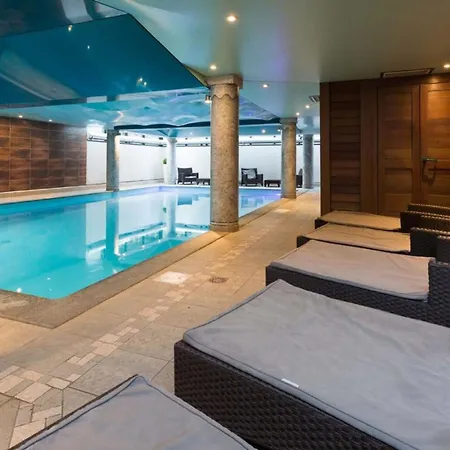 아파트 La Ginabelle With Pool & Balcony *